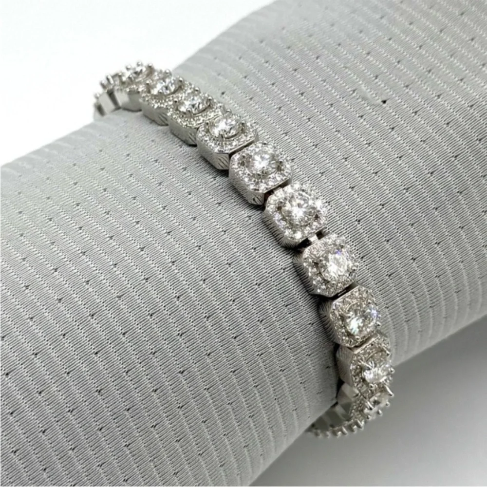 925 Silver, 11.5CTW Ice Cube Moissanite Bracelet - 8.5